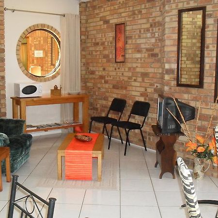8 Royal Palm B&B Umhlanga Luaran gambar
